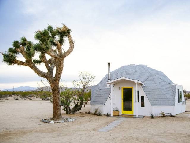 Geodesic home in the desert