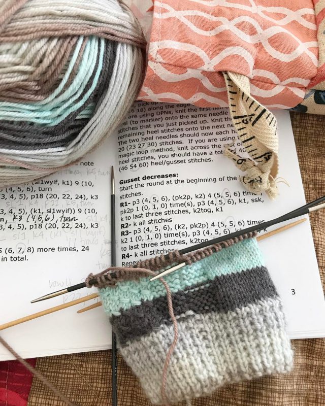 Knitting bag made with Arroyo fabric